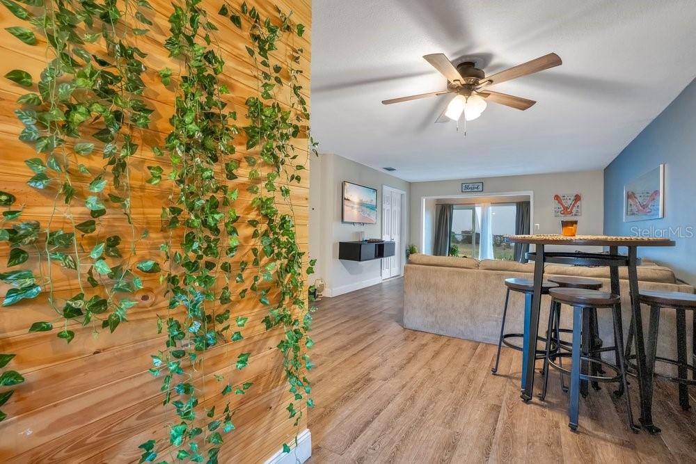 COUNTRY LAKE CONDO - Residential