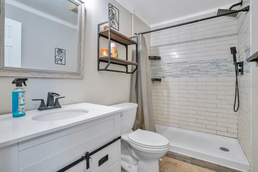 COUNTRY LAKE CONDO - Residential