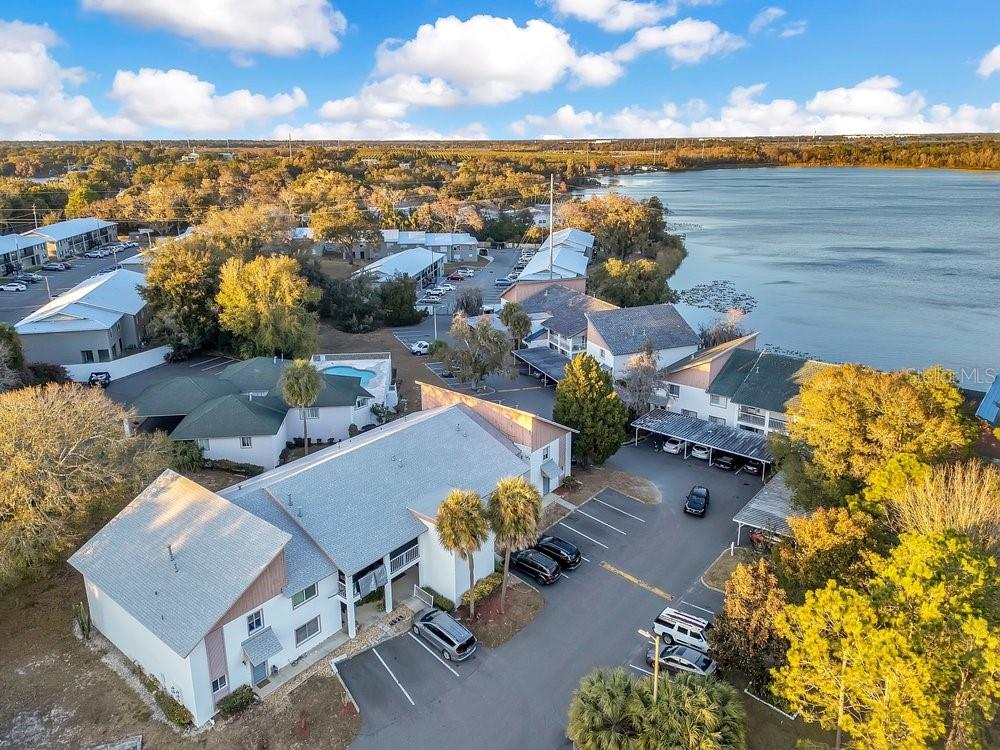 COUNTRY LAKE CONDO - Residential