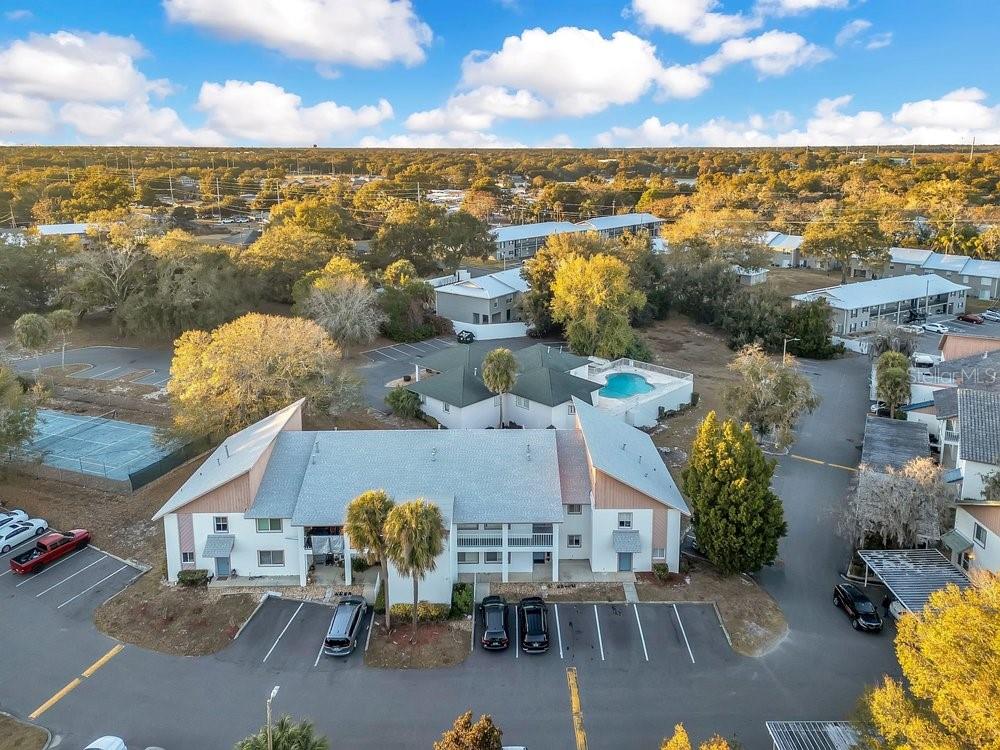 COUNTRY LAKE CONDO - Residential