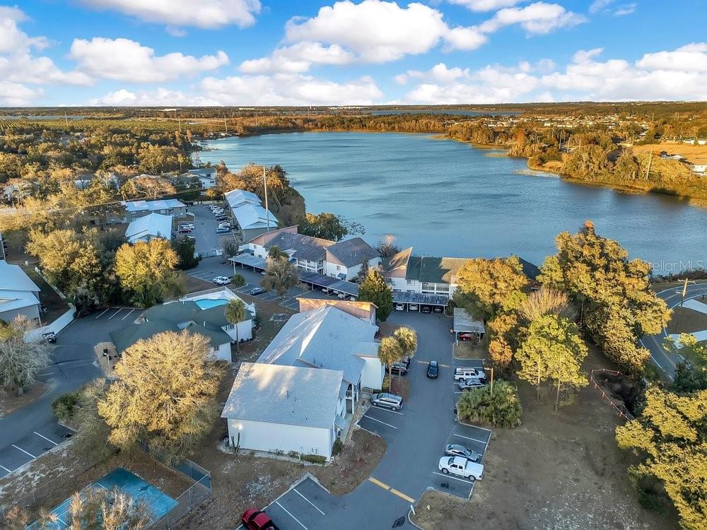 COUNTRY LAKE CONDO - Residential