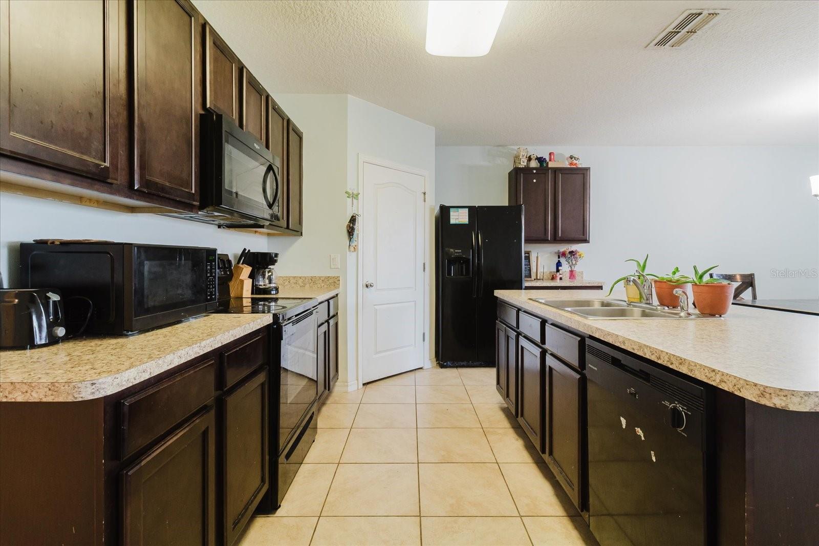 SQUIRES GROVE - Residential