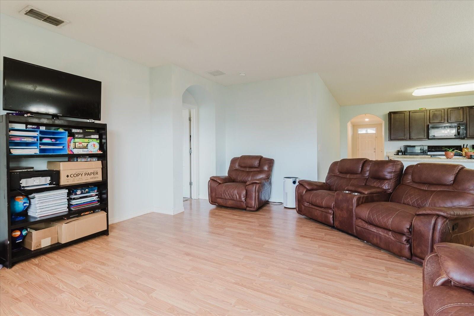 SQUIRES GROVE - Residential