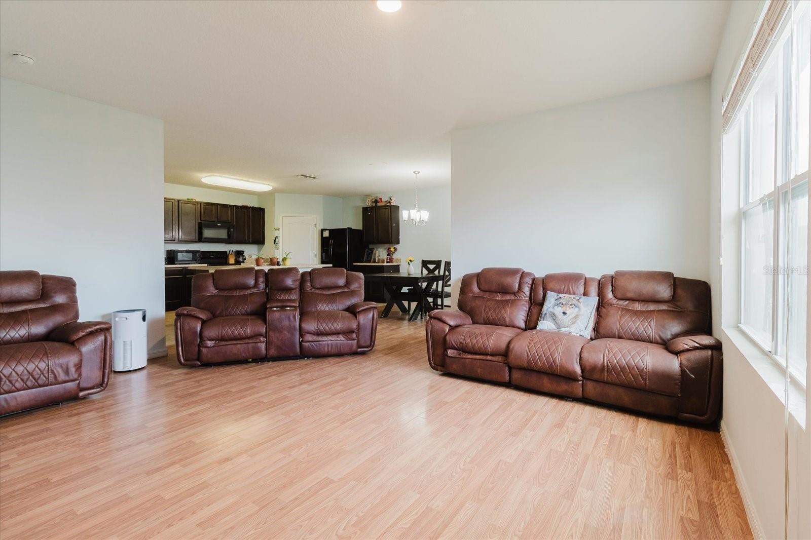 SQUIRES GROVE - Residential