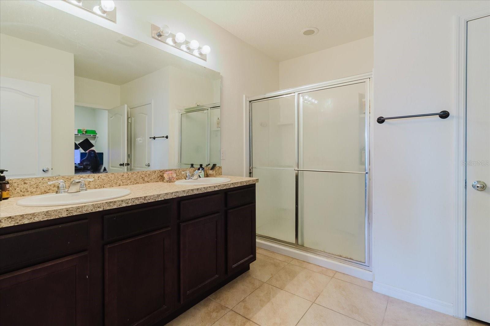 SQUIRES GROVE - Residential