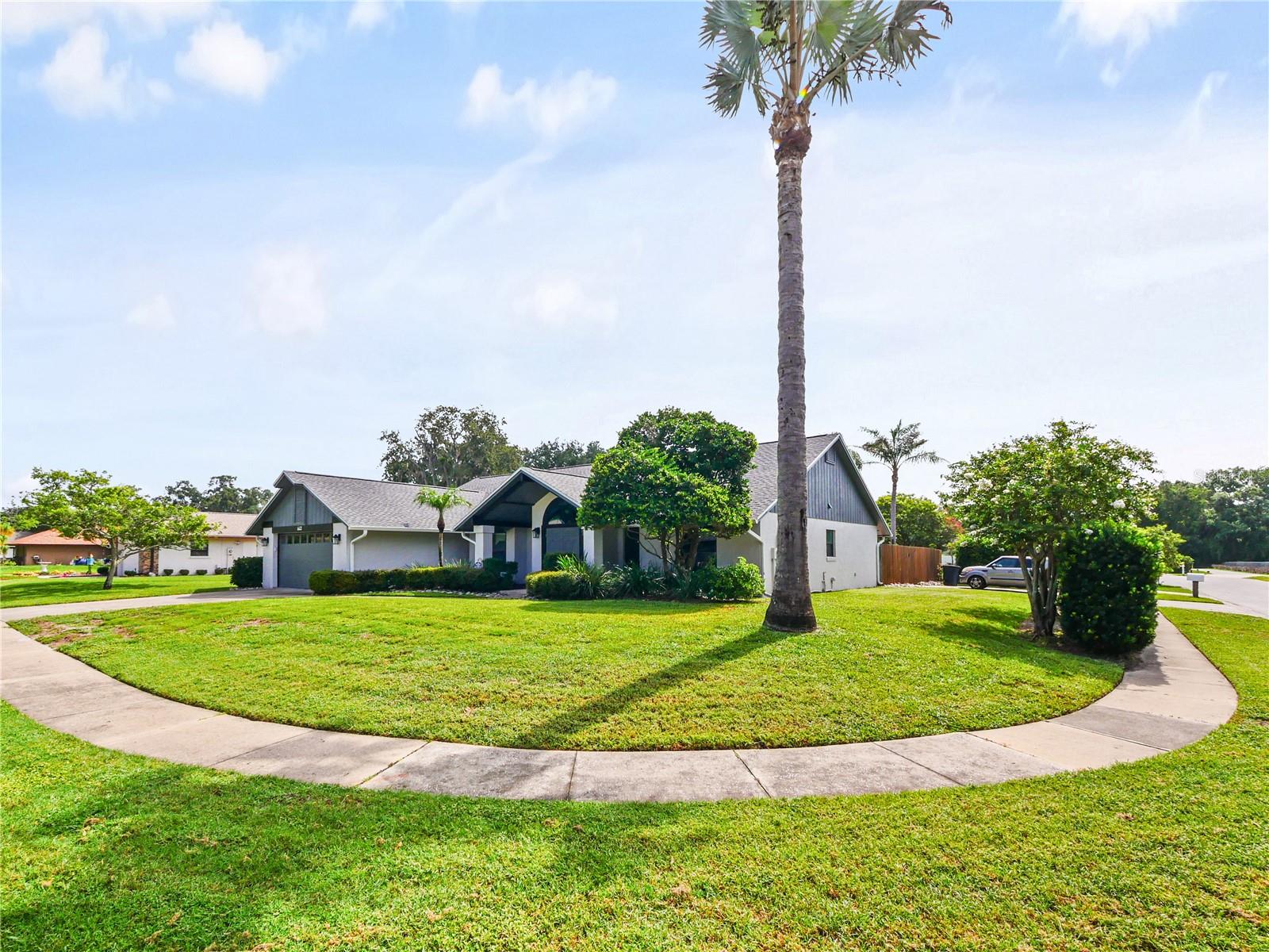 4437 GLENMOOR COURT