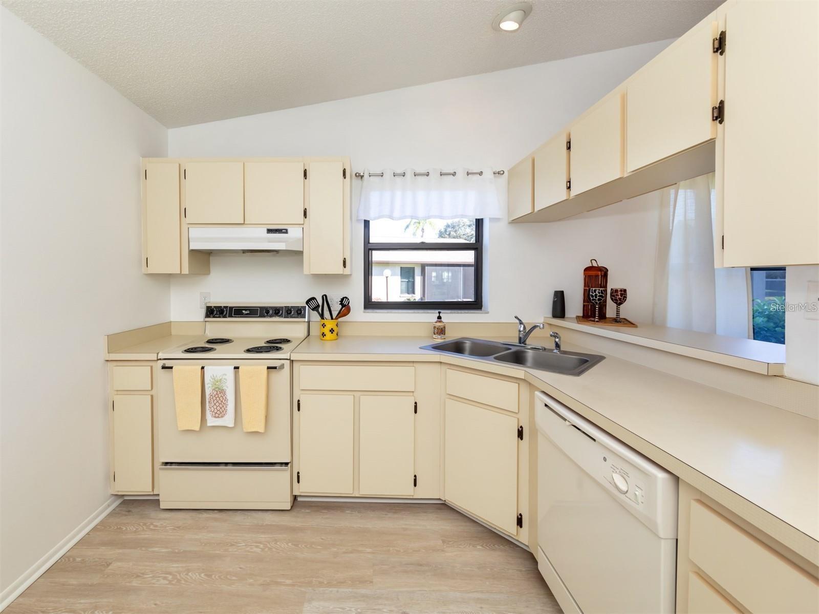 CURRY COVE - Residential Lease