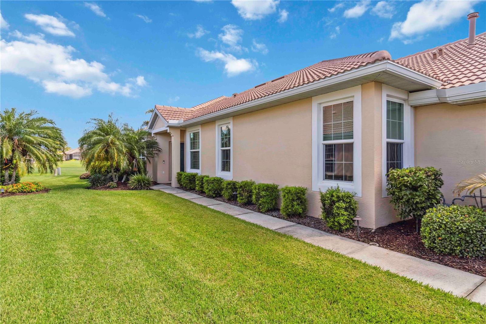4567 WHISPERING OAKS DR