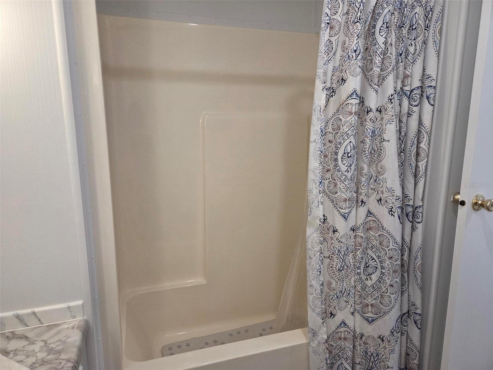 OAKWOOD MANOR - Residential