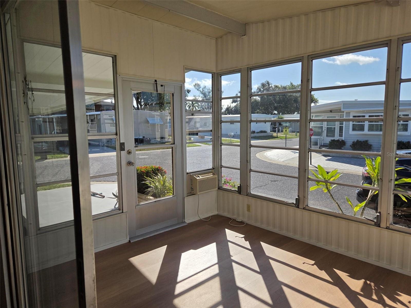 OAKWOOD MANOR - Residential