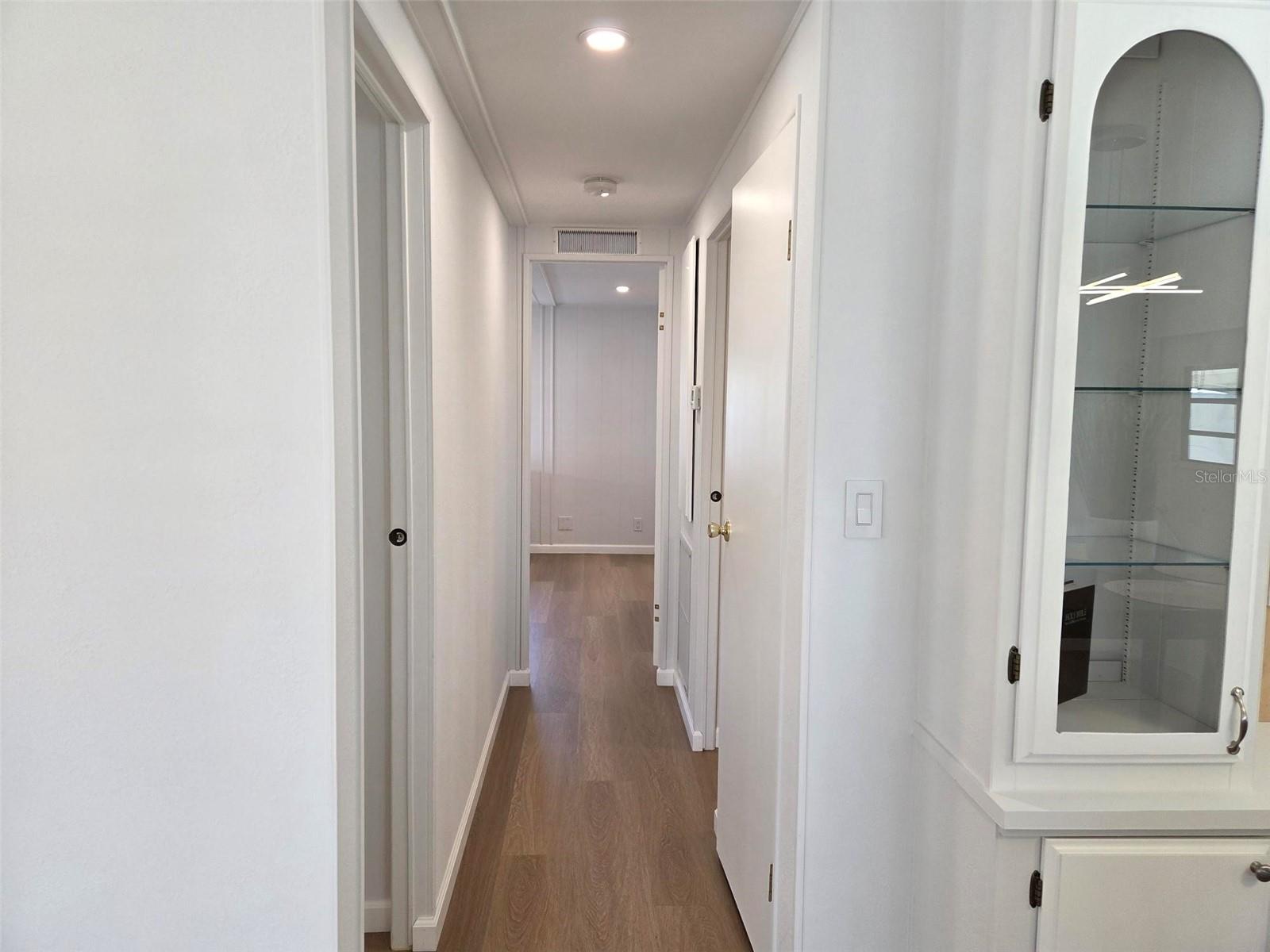 OAKWOOD MANOR - Residential