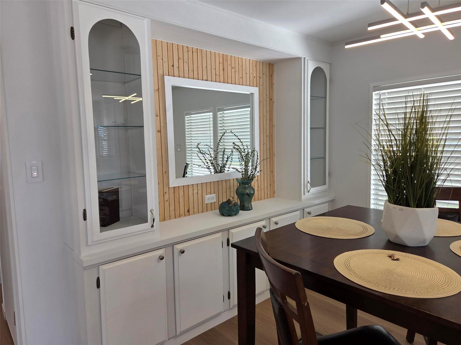 OAKWOOD MANOR - Residential