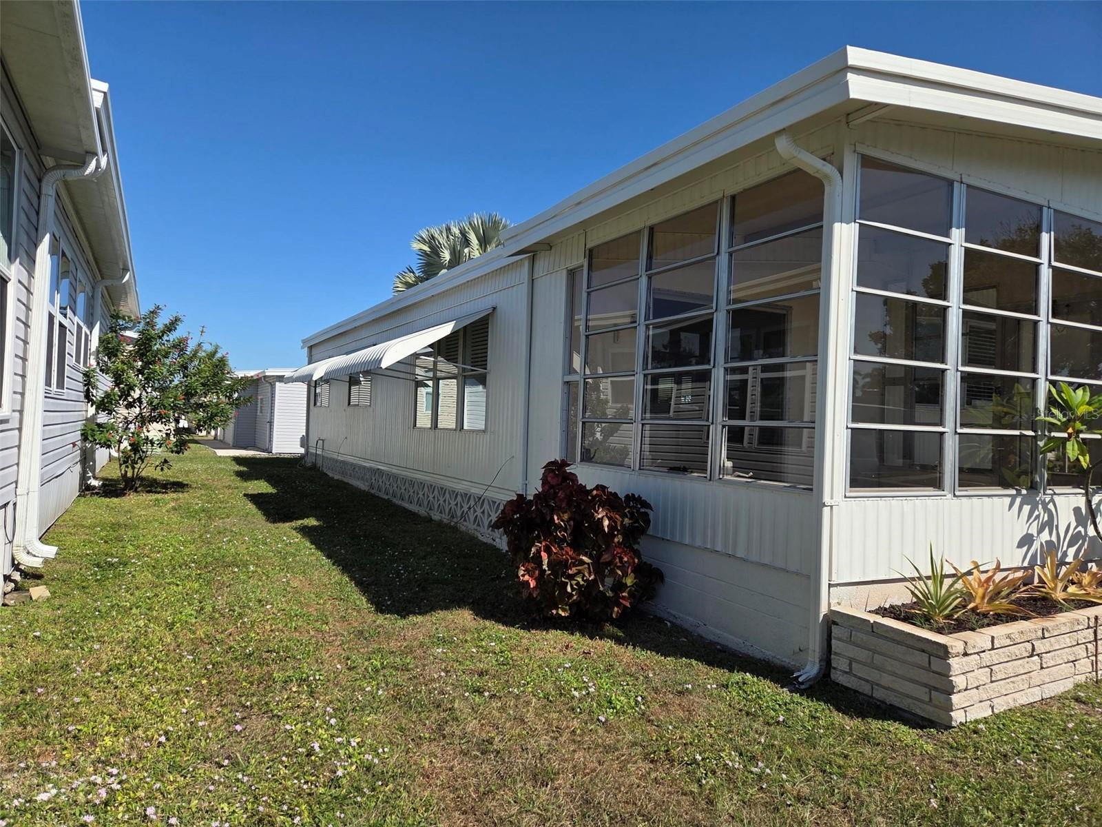 OAKWOOD MANOR - Residential