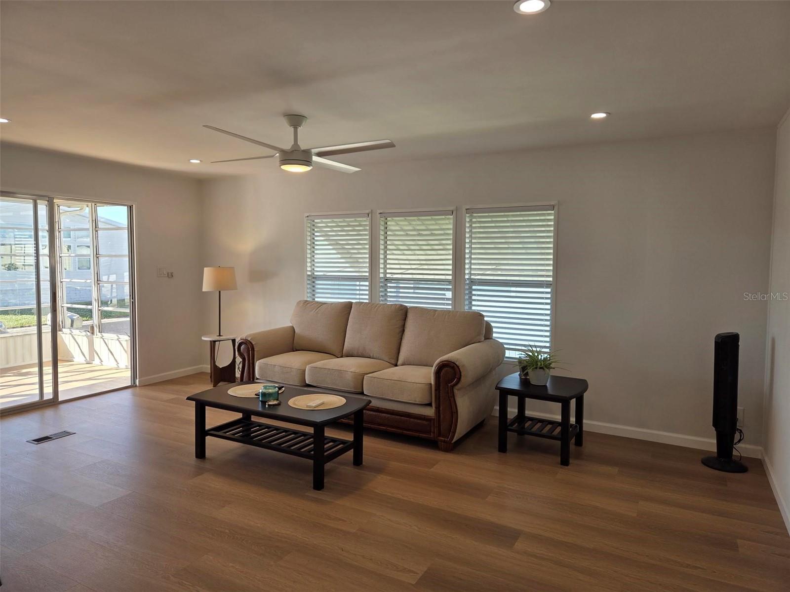 OAKWOOD MANOR - Residential