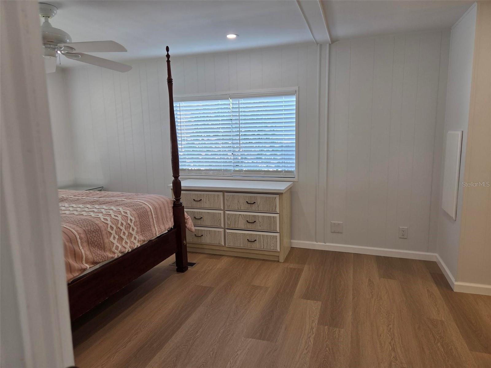 OAKWOOD MANOR - Residential