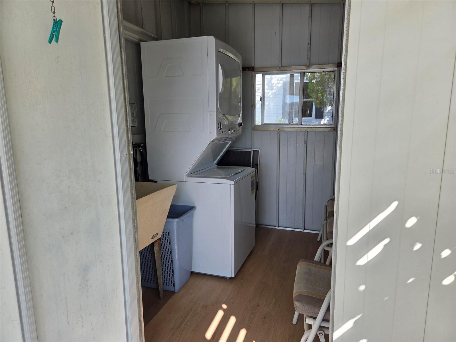 OAKWOOD MANOR - Residential