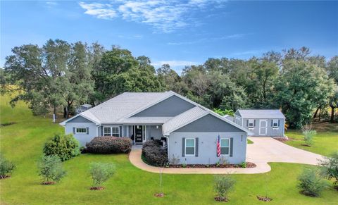 A home in LADY LAKE