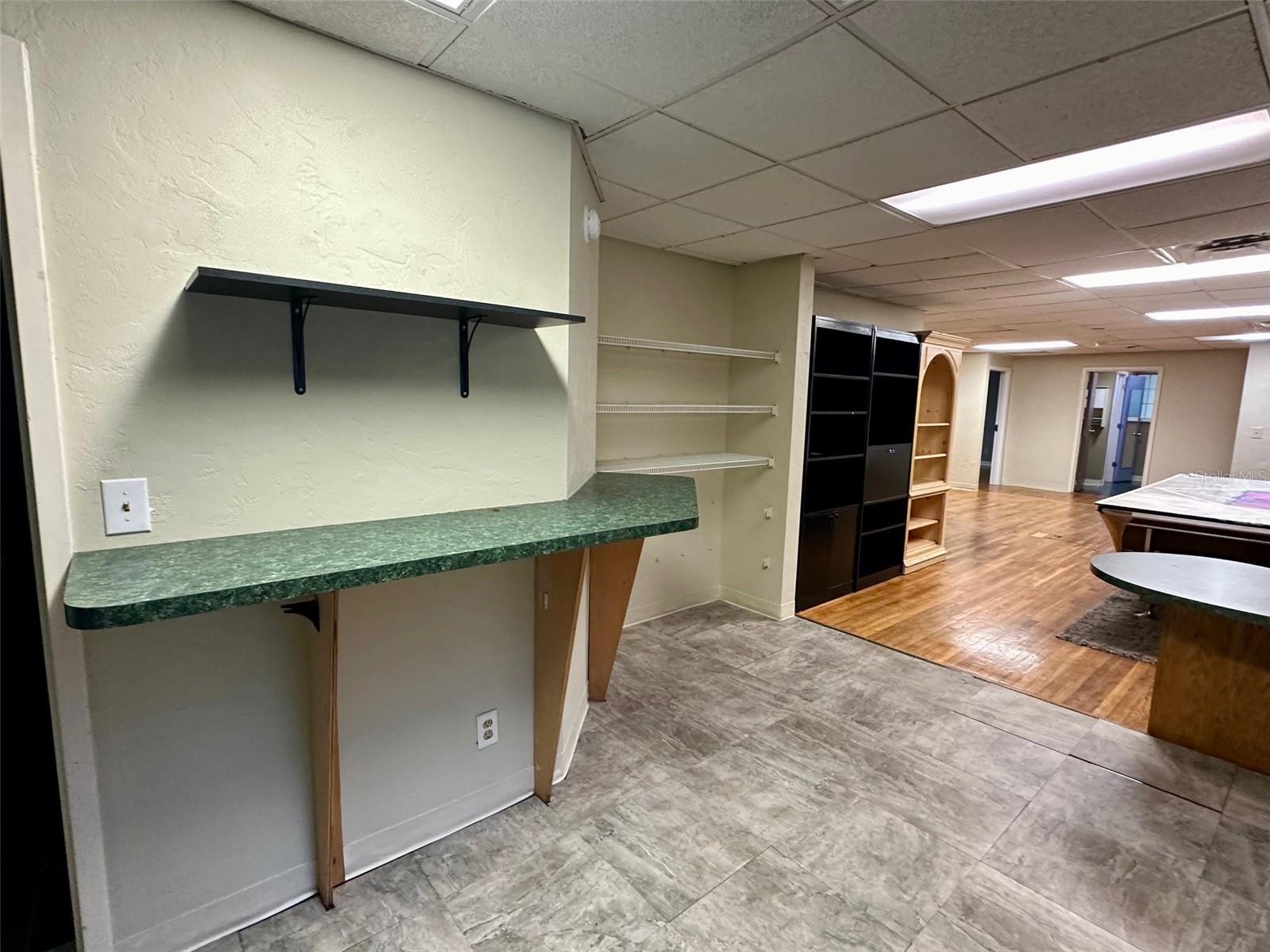 FIRST BOND & MORTAGE CO UNIV GARDENS - Residential Lease