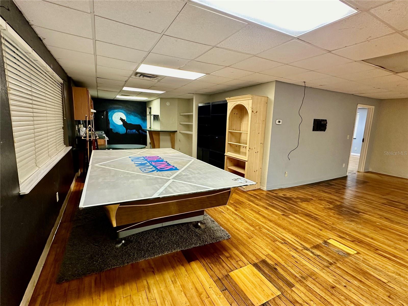 FIRST BOND & MORTAGE CO UNIV GARDENS - Residential Lease