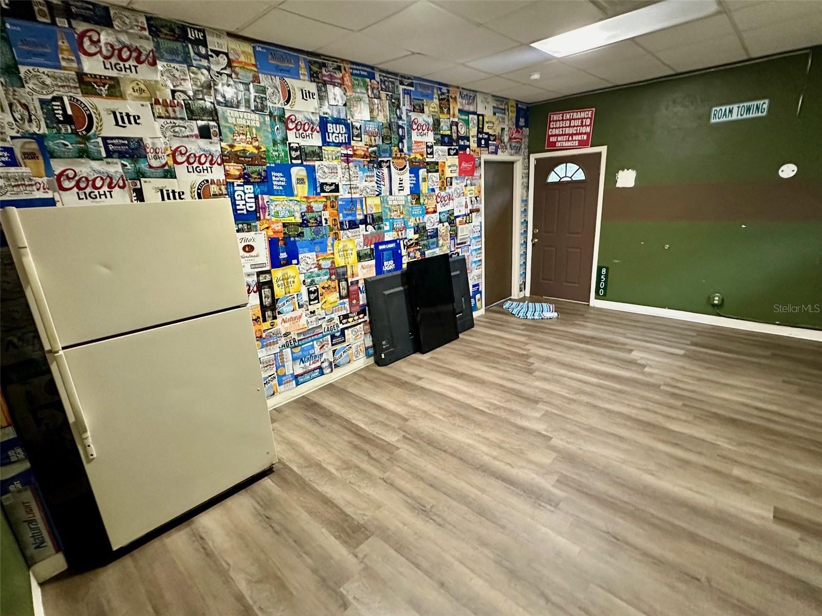 FIRST BOND & MORTAGE CO UNIV GARDENS - Residential Lease