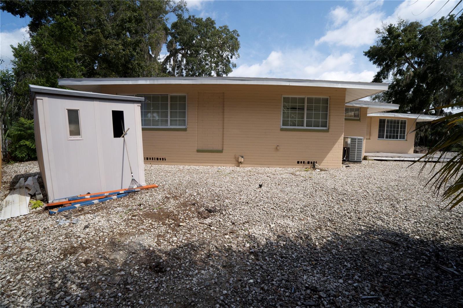 FIRST BOND & MORTAGE CO UNIV GARDENS - Residential Lease