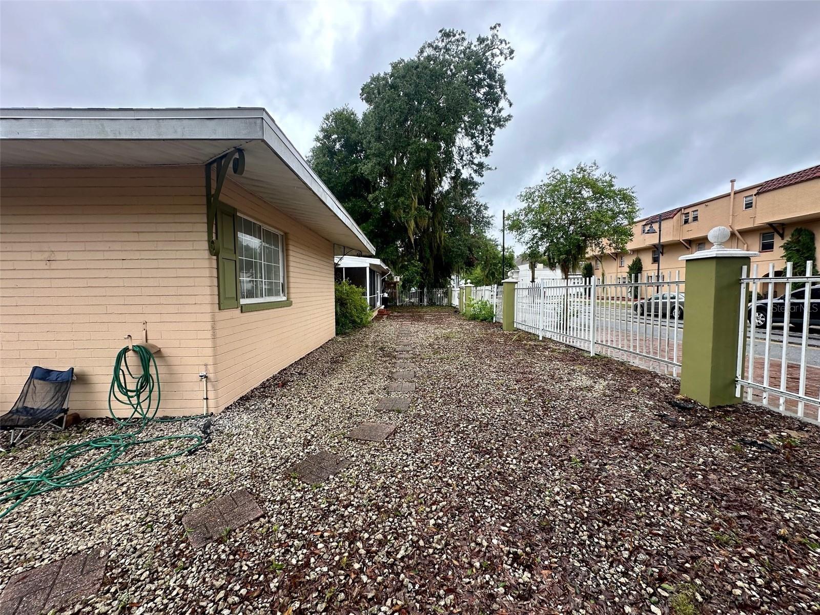 FIRST BOND & MORTAGE CO UNIV GARDENS - Residential Lease