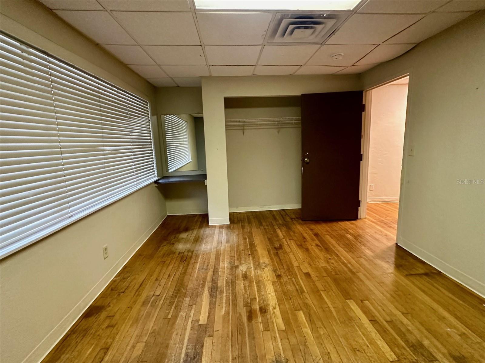 FIRST BOND & MORTAGE CO UNIV GARDENS - Residential Lease