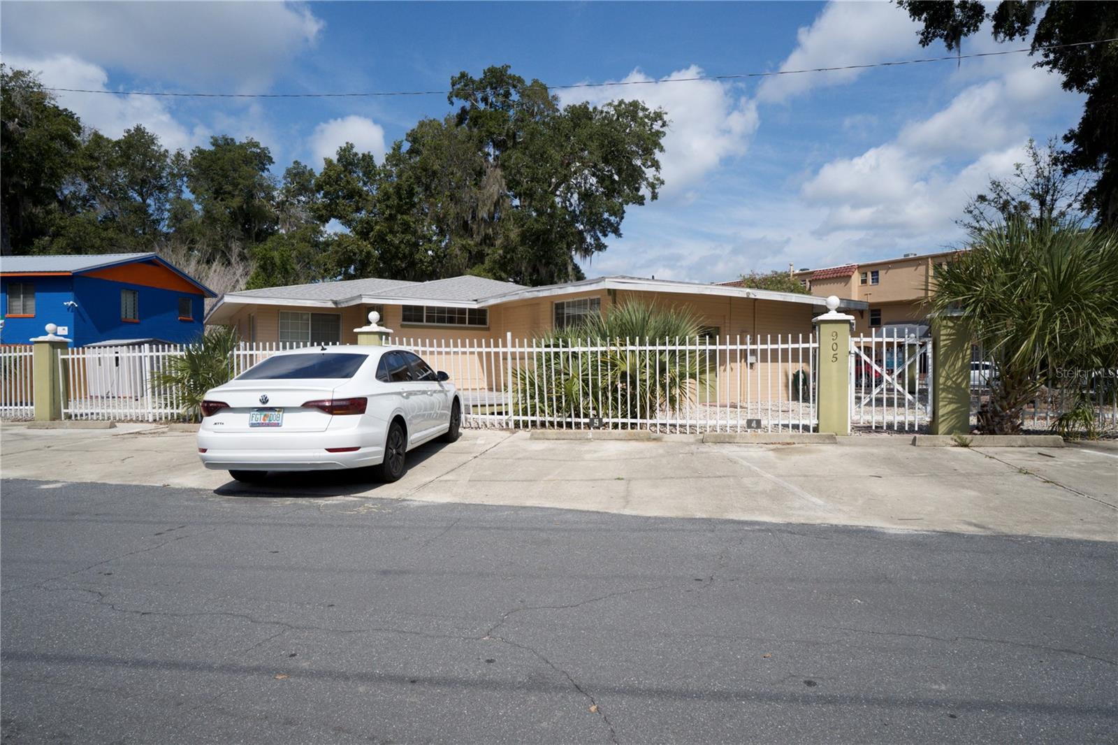 FIRST BOND & MORTAGE CO UNIV GARDENS - Residential Lease