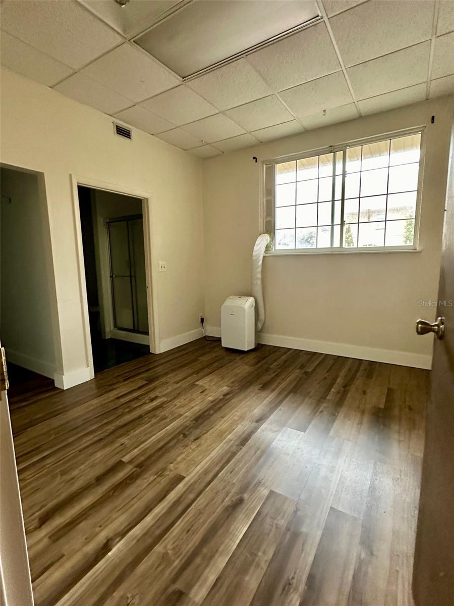 FIRST BOND & MORTAGE CO UNIV GARDENS - Residential Lease