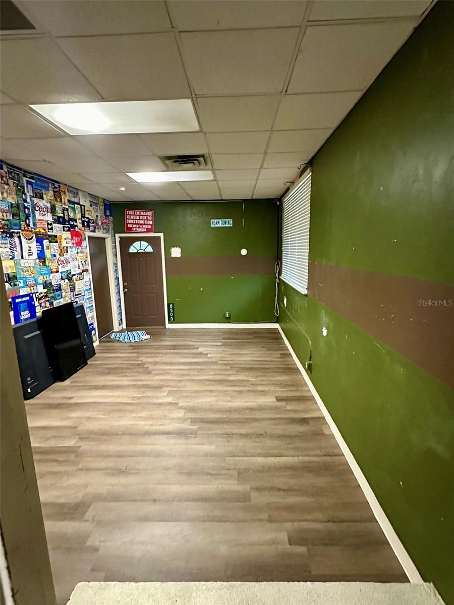 FIRST BOND & MORTAGE CO UNIV GARDENS - Residential Lease