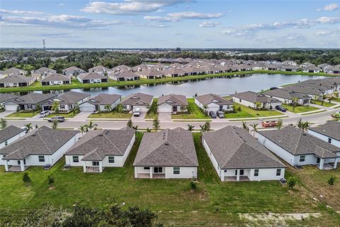 A home in PALMETTO