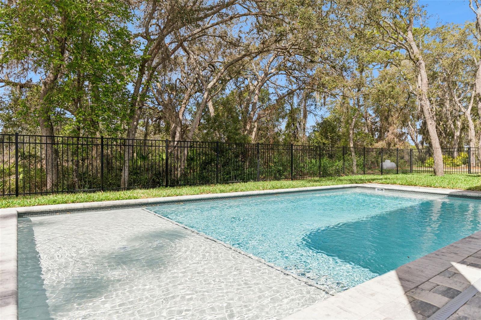 TALIS CROSSING - Residential