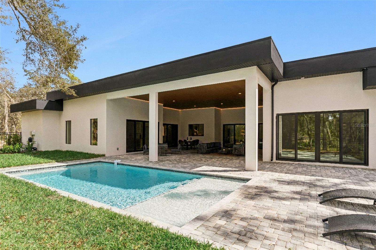 TALIS CROSSING - Residential