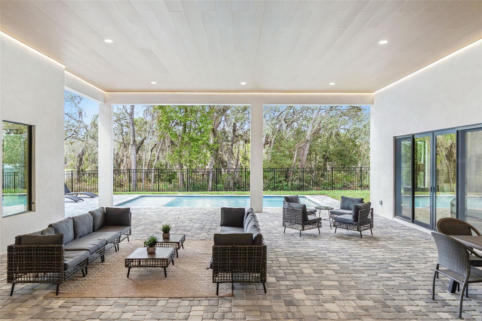 TALIS CROSSING - Residential