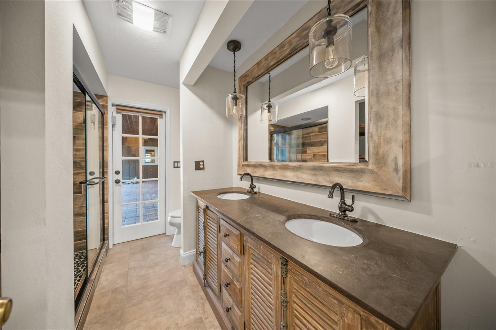 SADDLE CREEK - Residential