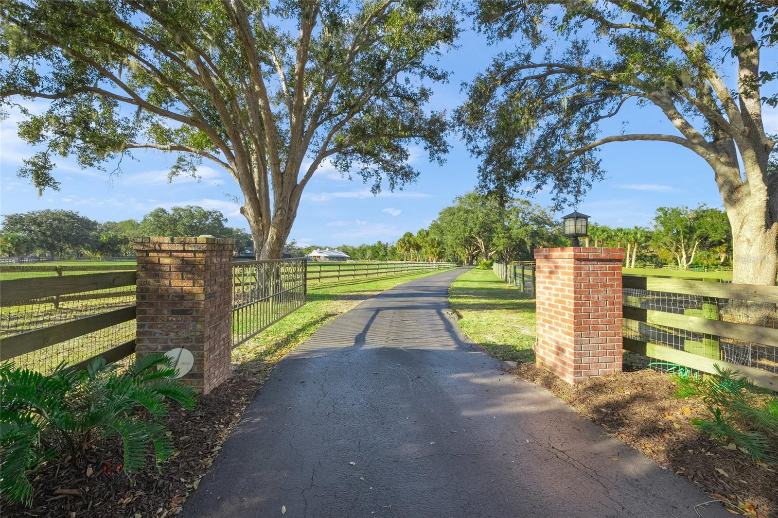 7042 SADDLE CREEK CIRCLE