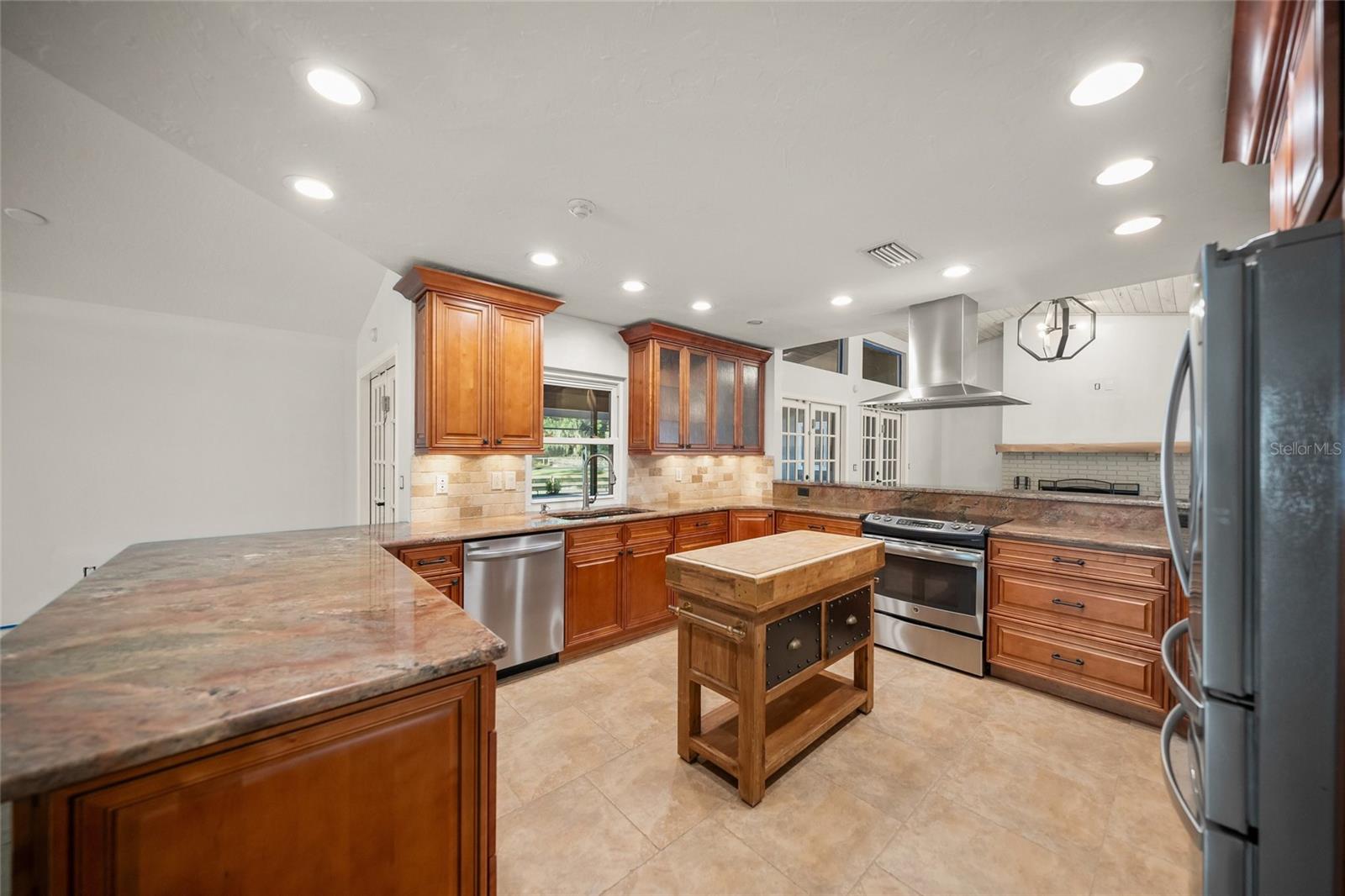 SADDLE CREEK - Residential