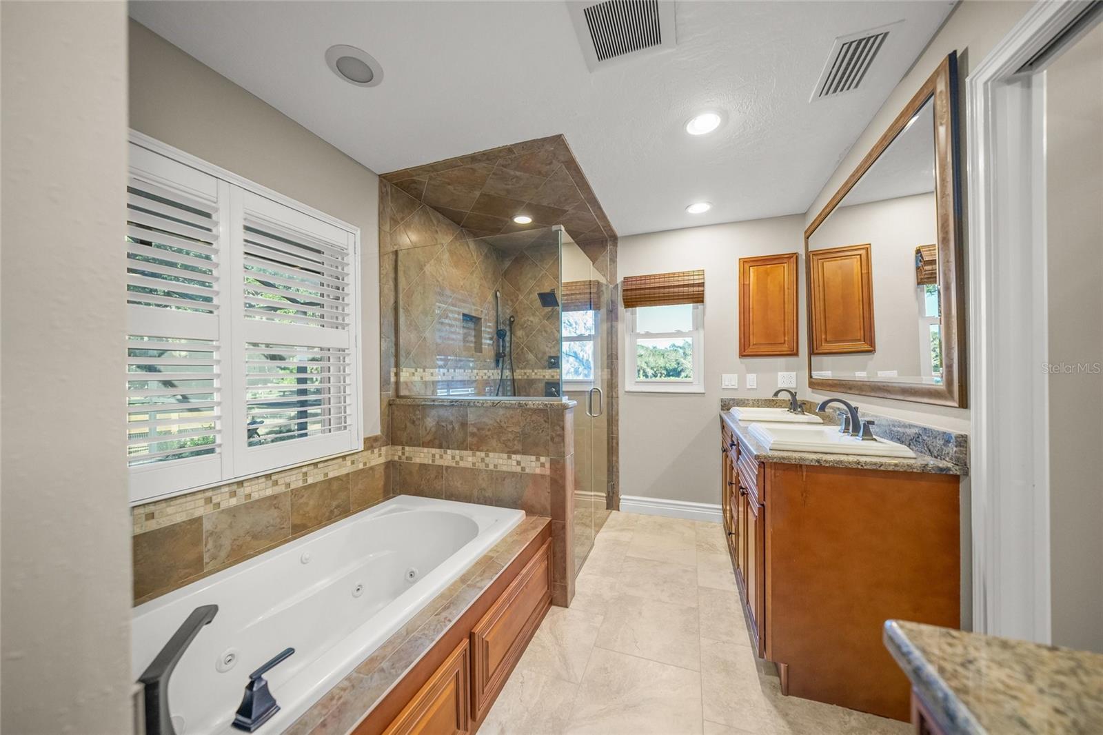 SADDLE CREEK - Residential