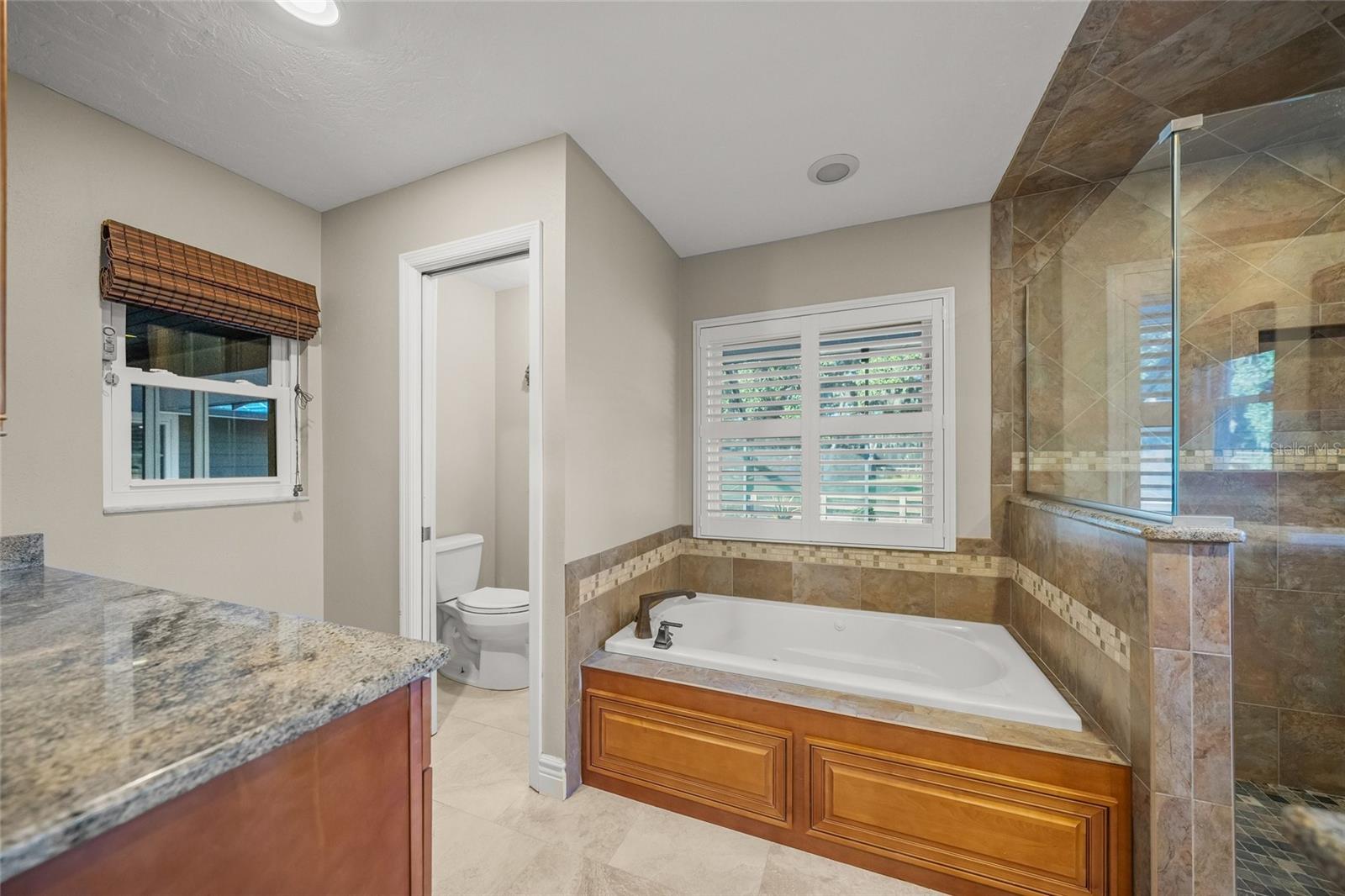 SADDLE CREEK - Residential