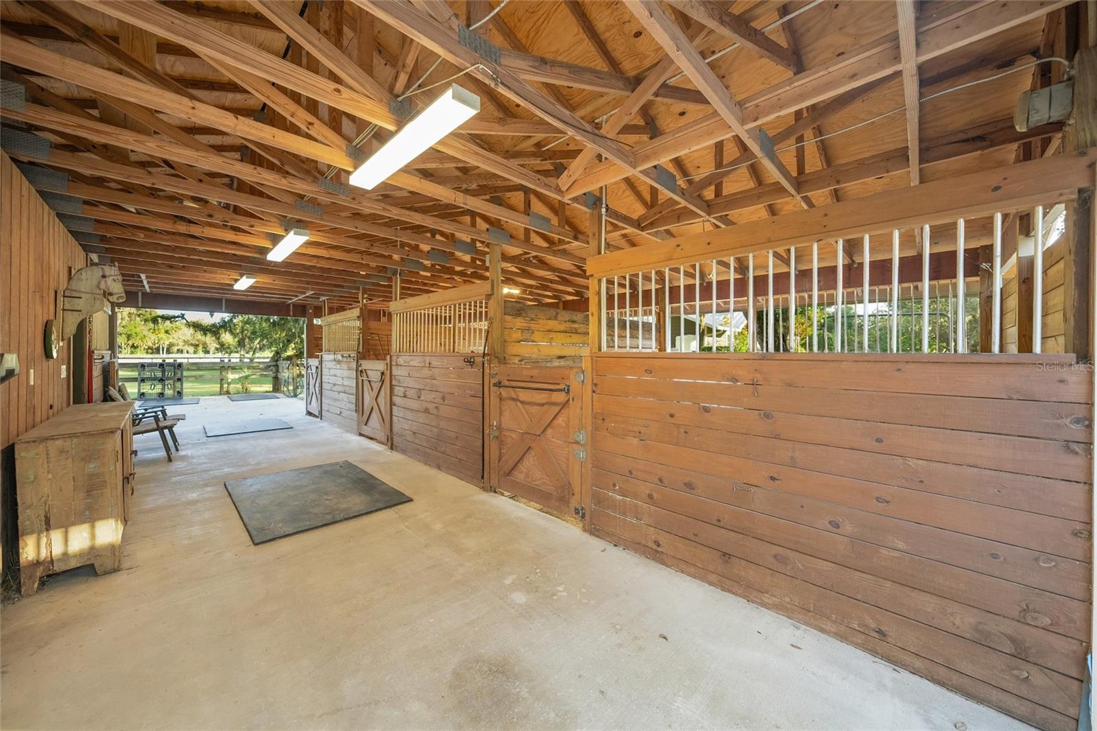 SADDLE CREEK - Residential