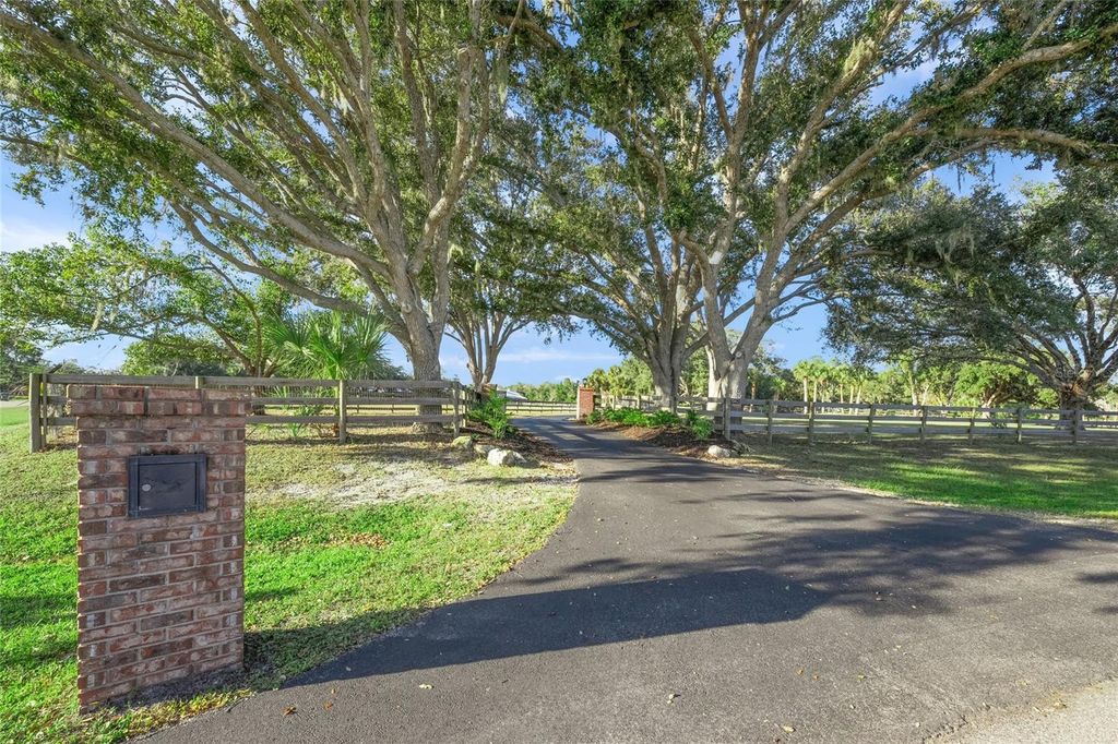 Photo of 7042 Saddle Creek Circle, Sarasota, FL 34241 (MLS # A4674939)