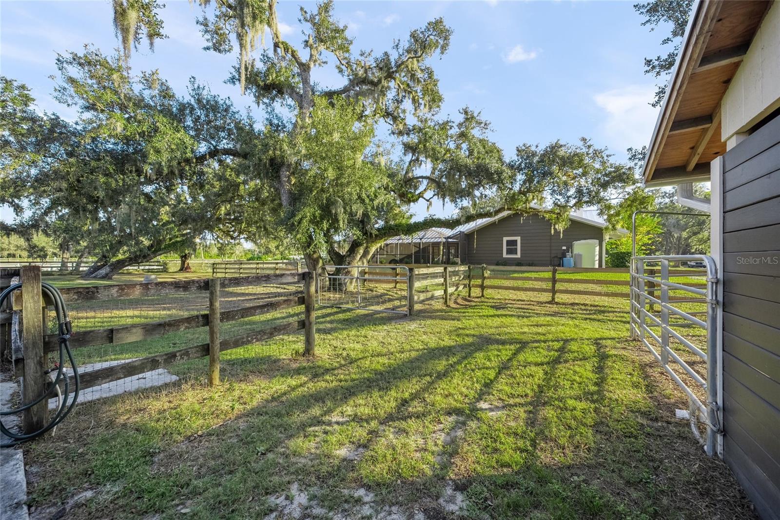 SADDLE CREEK - Residential