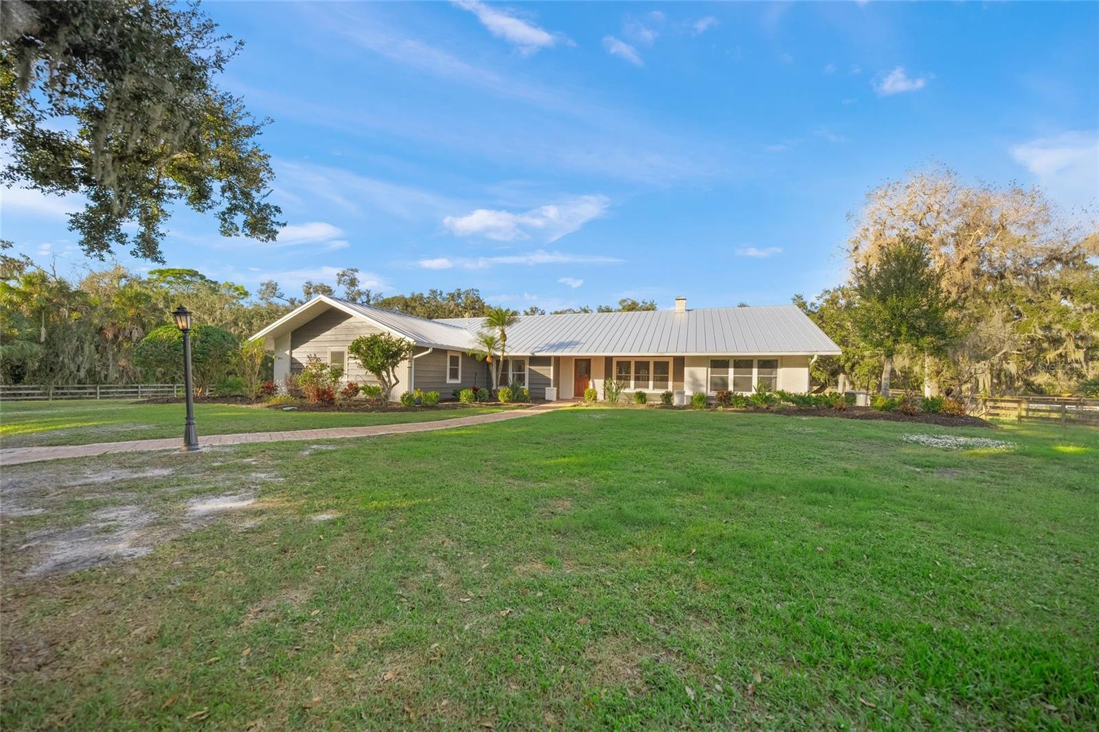 SADDLE CREEK - Residential