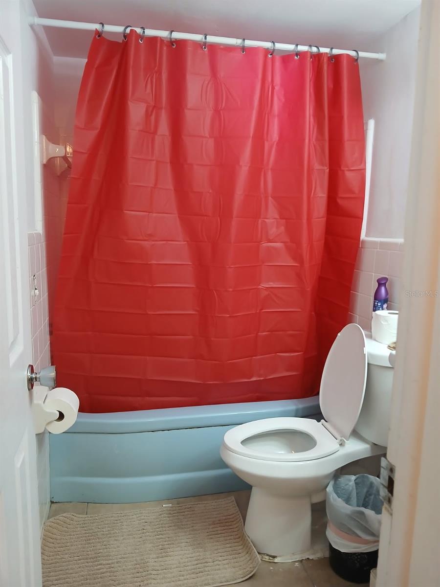 HIBISCUS GARDENS - Residential Income