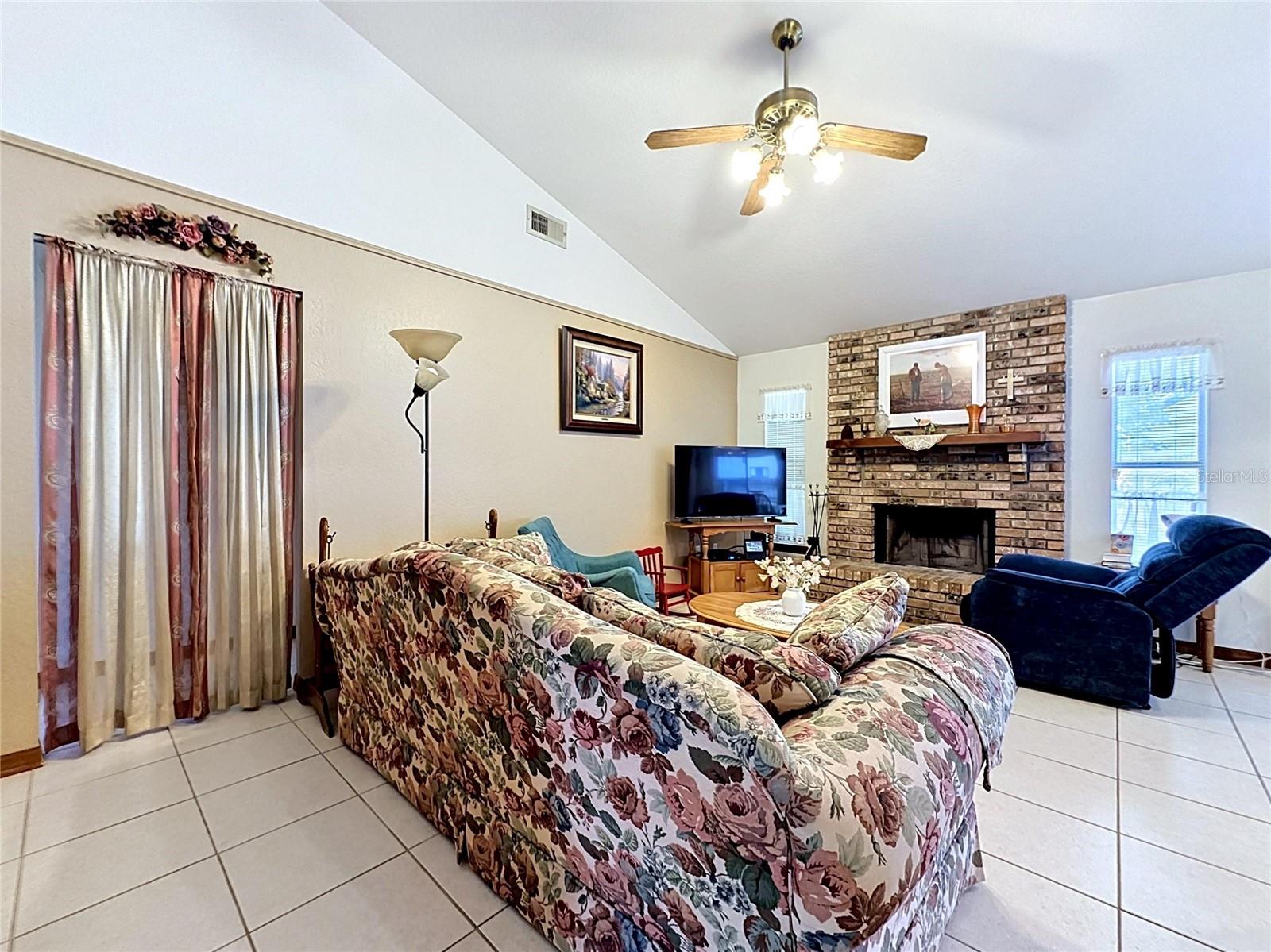 CROWN POINT SPGS - Residential