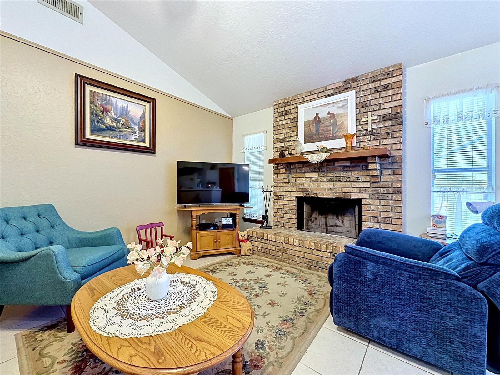 CROWN POINT SPGS - Residential