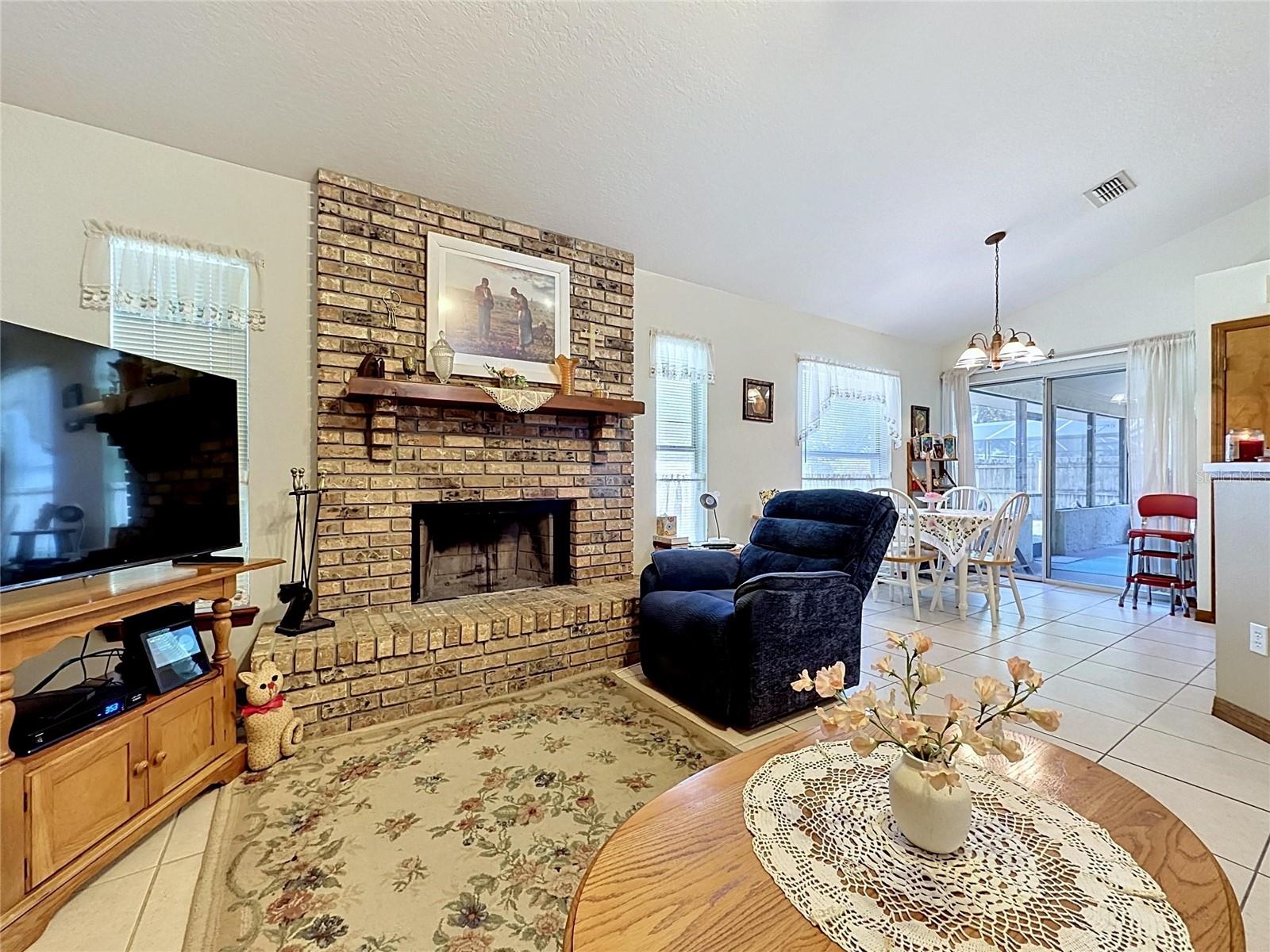 CROWN POINT SPGS - Residential