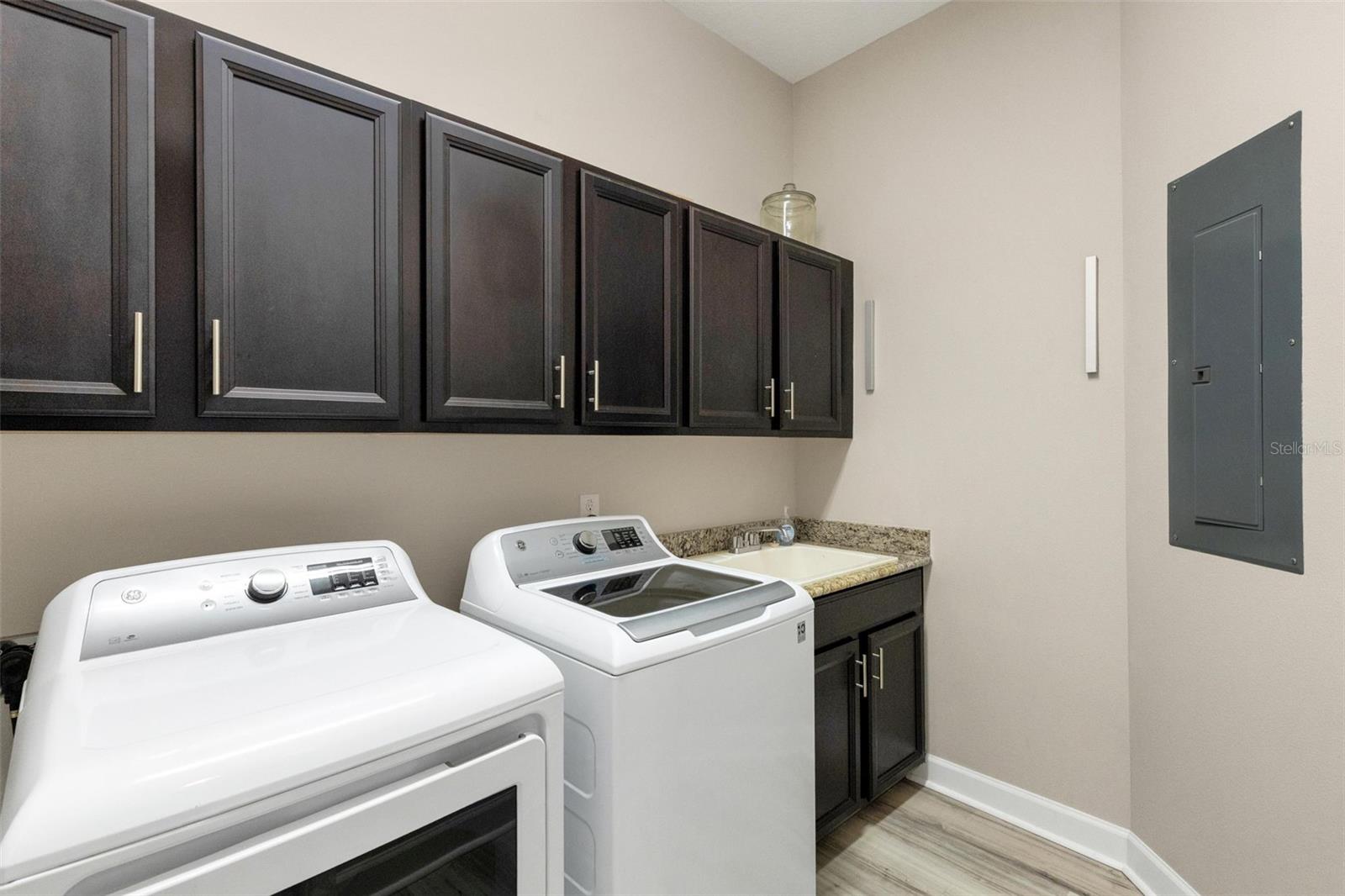 MANGROVE WALK ON HARBOUR ISLE PH 30 - Residential