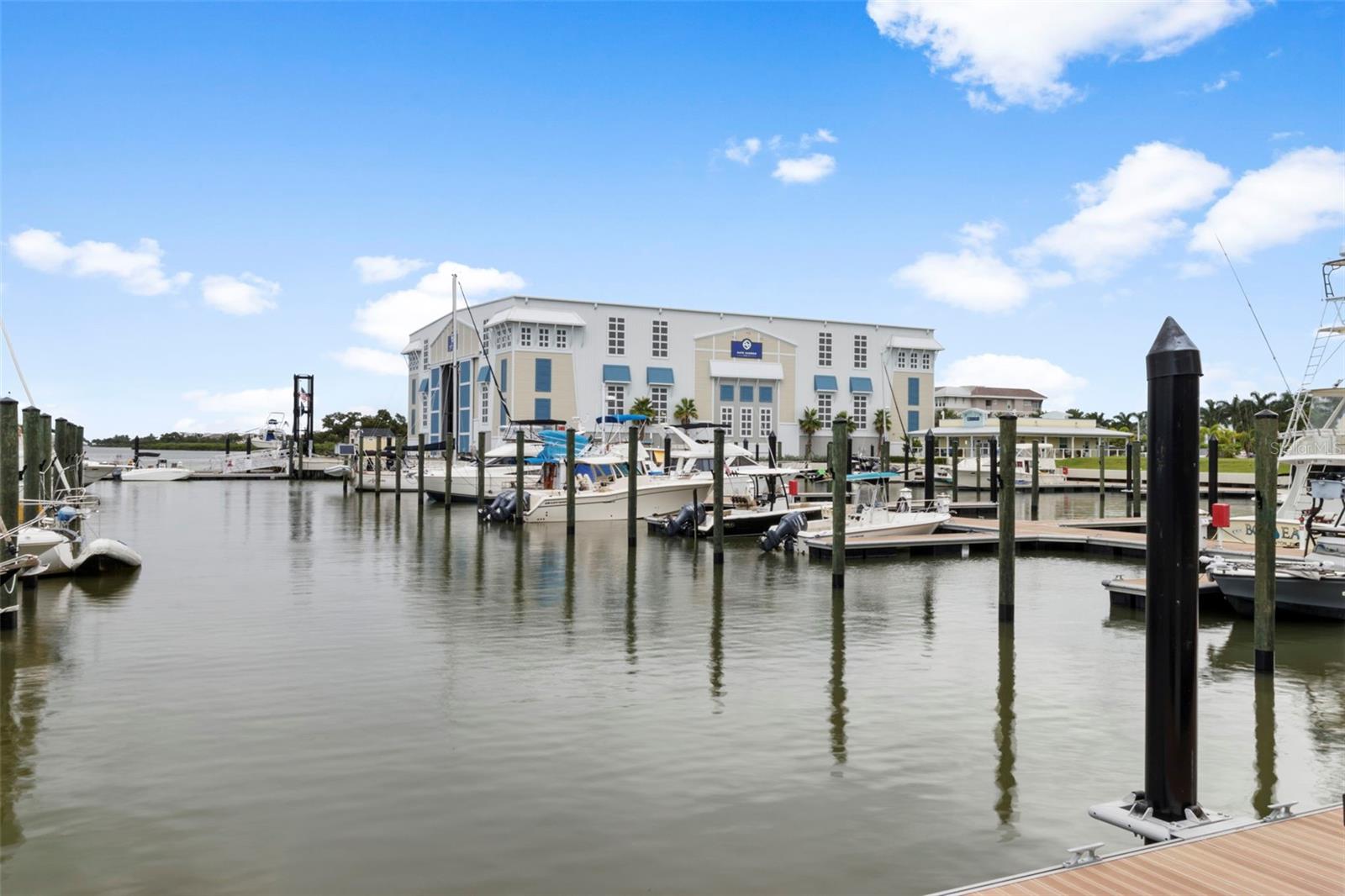 MANGROVE WALK ON HARBOUR ISLE PH 30 - Residential