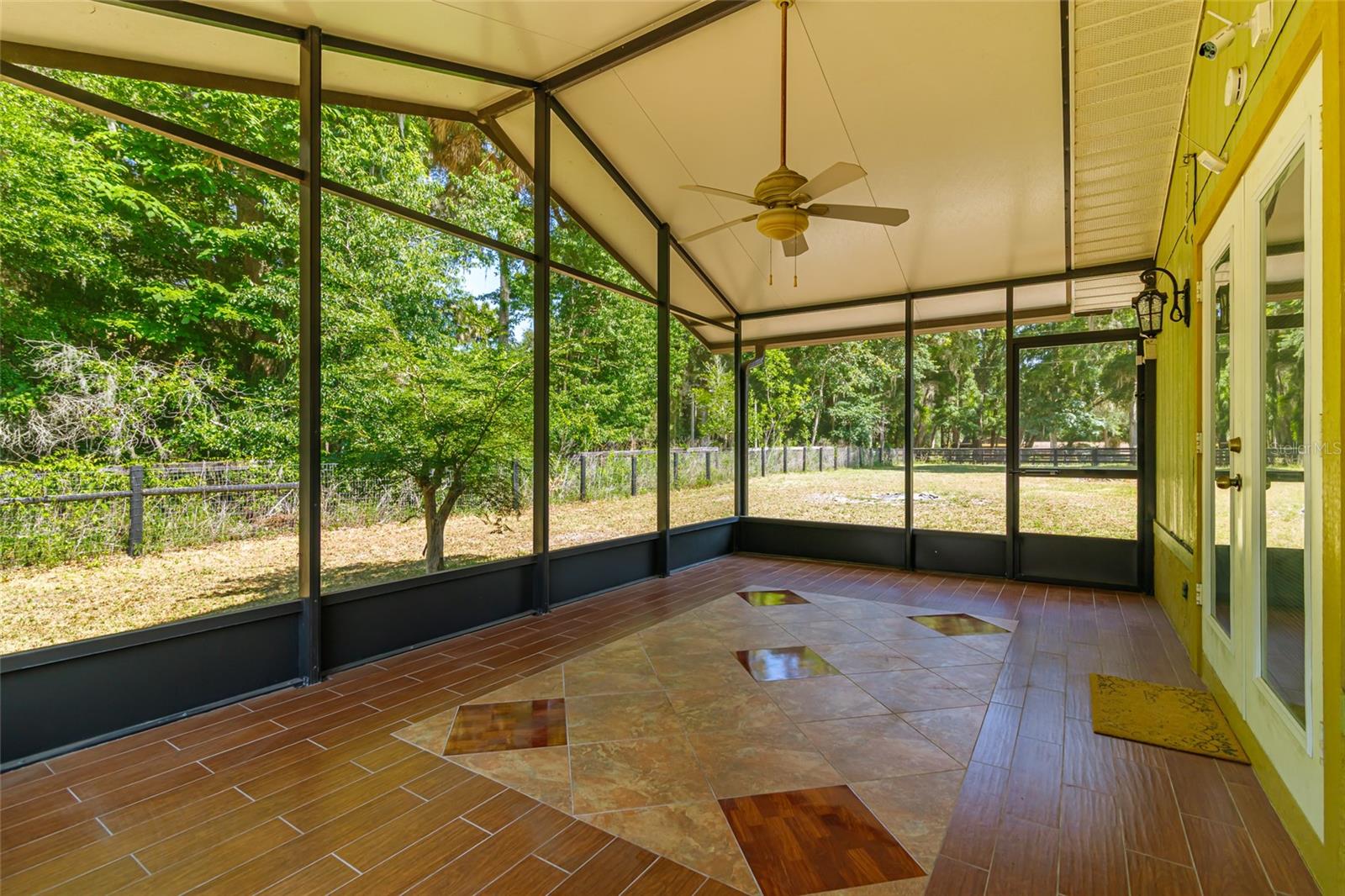 MEADOWBROOK RANCHES - Residential